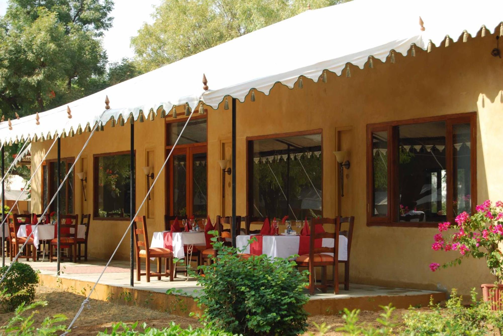 Samode Bagh Hotel Bagian luar foto